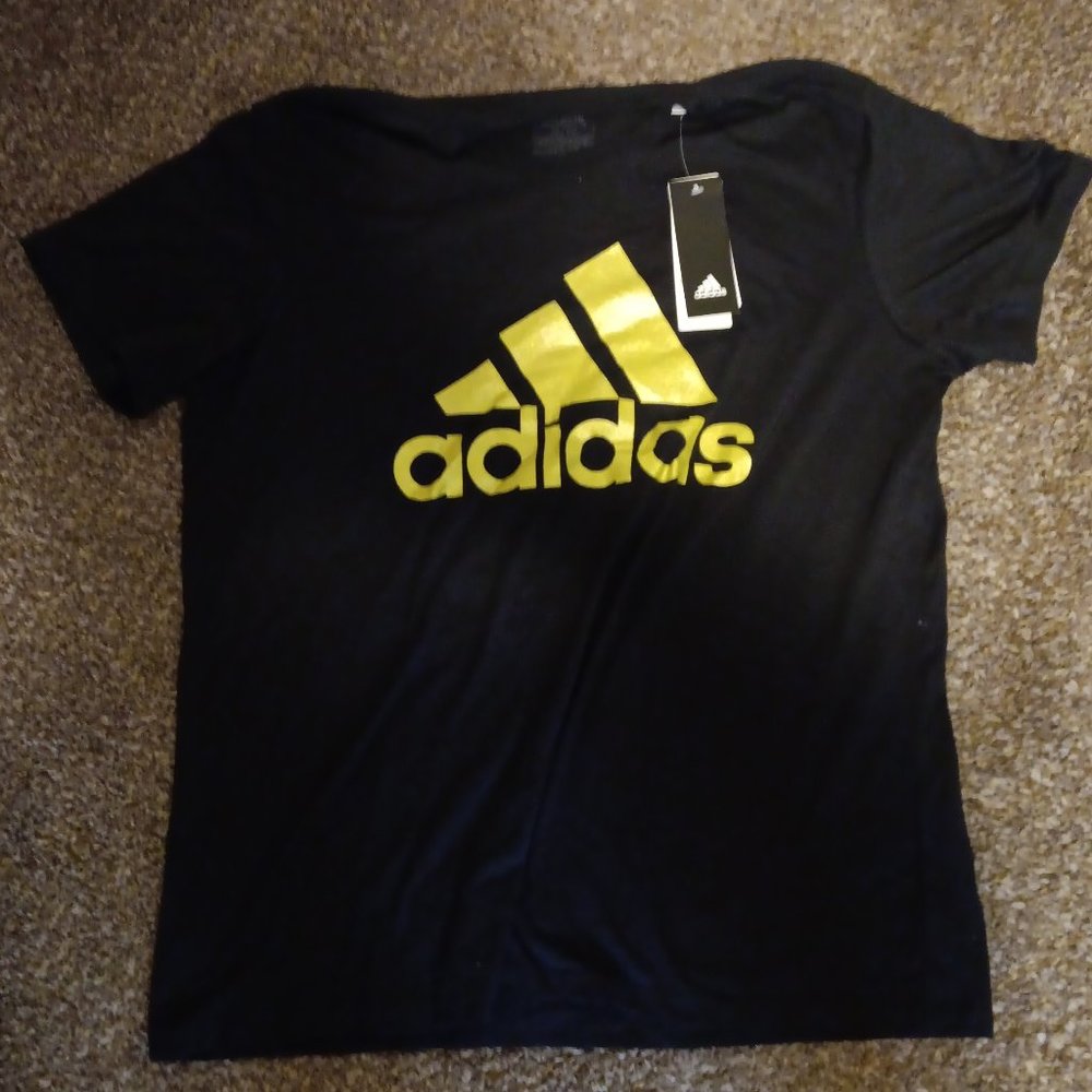 ADIDAS XL T-shirt NEW